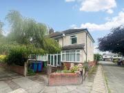 4 bedroom semi detached house for sale in Beechwood...