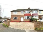 4 Bedroom Semi detached House For Sale In Chessington