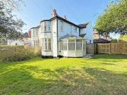 4 bedroom semi detached house for sale in Roslyn Road,...
