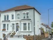 4 Bedroom Semi detached House For Sale In Southend on...