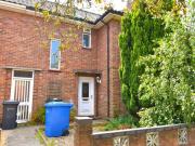 4 bedroom Semi detached house To Let