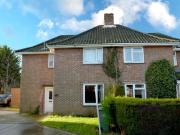 4 bedroom Semi detached house To Let