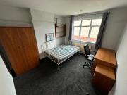 4 bedroom Semi detached house To Let