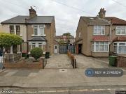 4 bedroom semi detached house to rent