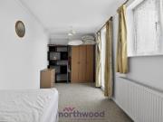 4 bedroom semi detached house to rent