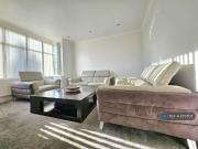 4 bedroom semi detached house to rent