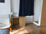 4 bedroom semi detached house to rent