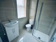 4 bedroom Semi detached house to rent