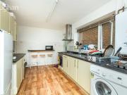 4 bedroom semi detached house to rent