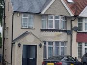 4 bedroom semi detached house to rent