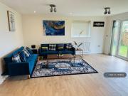 4 bedroom semi detached house to rent