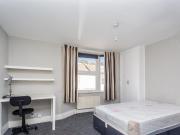 4 bedroom semi detached house to rent