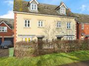 4 bedroom semi detached house to rent