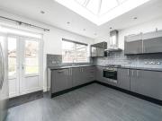 4 bedroom semi detached house to rent