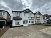4 bedroom semi detached house to rent
