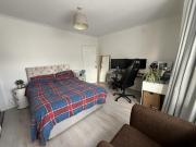 4 bedroom semi detached house to rent