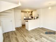 4 bedroom semi detached house to rent