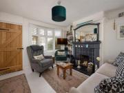 4 bedroom semi detached house to rent