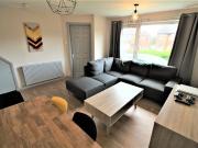 4 bedroom semi detached house to rent