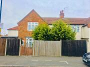 4 bedroom semi detached house to rent