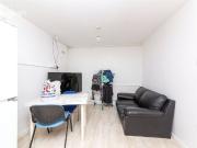 4 bedroom semi detached house to rent