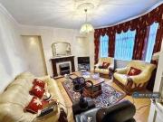 4 bedroom semi detached house to rent