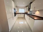 4 bedroom semi detached house to rent