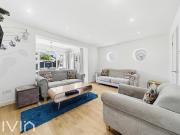 4 bedroom semi detached house to rent