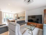 4 bedroom semi detached house to rent