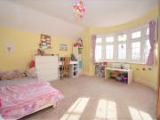 4 bedroom semi detached house to rent