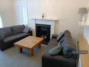 4 bedroom semi detached house to rent