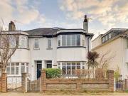 4 bedroom semidetached house for rent in Southsea Queens...