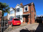4 bedroom semidetached house for rent in Victoria Road...