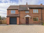 4 bedroom semidetached house for sale in Daisy Bank...