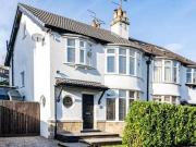 4 bedroom semidetached house for sale in Gledhow Park...