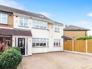 4 bedroom semidetached house for sale in Glenton Close...