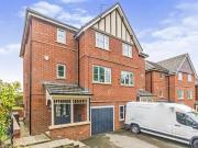 4 bedroom semidetached house for sale in Yew Tree Lane...