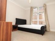 4 Bedroom Shared Living/roommate London London LS90559475