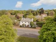 4 Bedroom Shared Living/roommate Richmond Greater London... 4 Bedroom Shared Living/roommate Richmond Greater London...