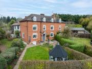 4 Bedroom Terraced House