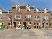 4 bedroom terraced house for rent in Berkeley Close,...