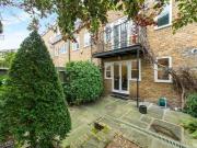 4 bedroom terraced house for rent in Byron Mews, London,...