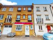 4 bedroom terraced house for rent in Edgar Wallace...