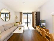 4 bedroom terraced house for rent in Hawthorne Crescent,...