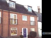 4 bedroom terraced house for rent in Horsefair Green...
