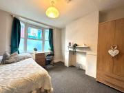 4 bedroom terraced house for rent in Park Crescent Road,...
