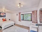 4 bedroom terraced house for rent in St David's...