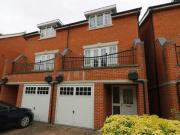 4 Bedroom Terraced House For Rent In Surrey