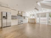 4 bedroom terraced house for rent in Wakehurst Road,...