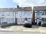 4 bedroom terraced house for sale